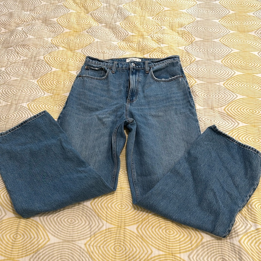 Abercrombie and Fitch Loose high rise jeans